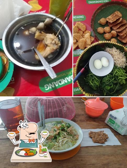 Soto Semarang & Nasi Pecel mas Iyo: Rasa yang Menggugah Kenangan di Jantung Cilacap